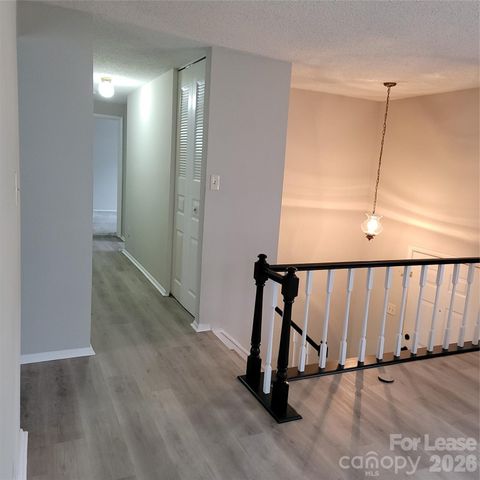 7211 Rollingridge Drive, Charlotte, NC 28211