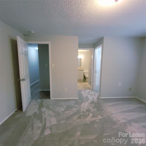 7211 Rollingridge Drive, Charlotte, NC 28211