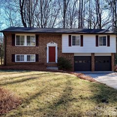 7211 Rollingridge Drive, Charlotte, NC 28211