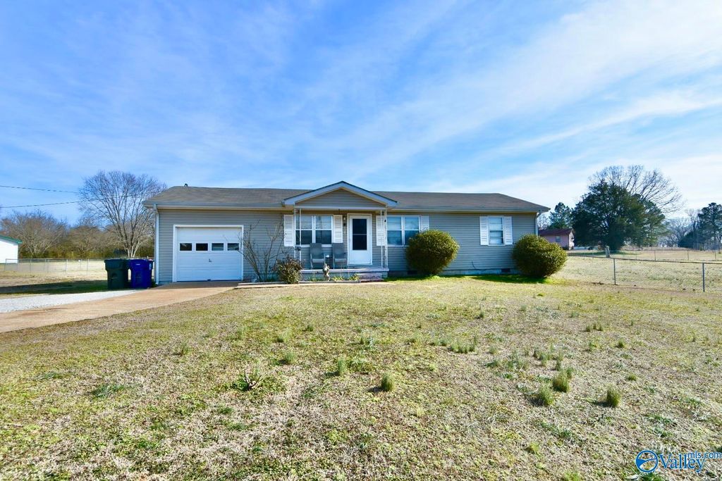 104 Humphrey Drive, New Market, AL 35761