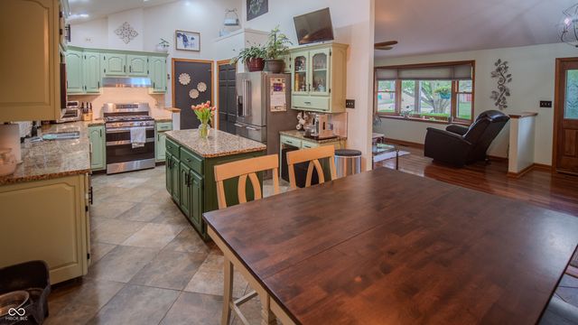 225 Southwind Way, Greenwood, IN 46142