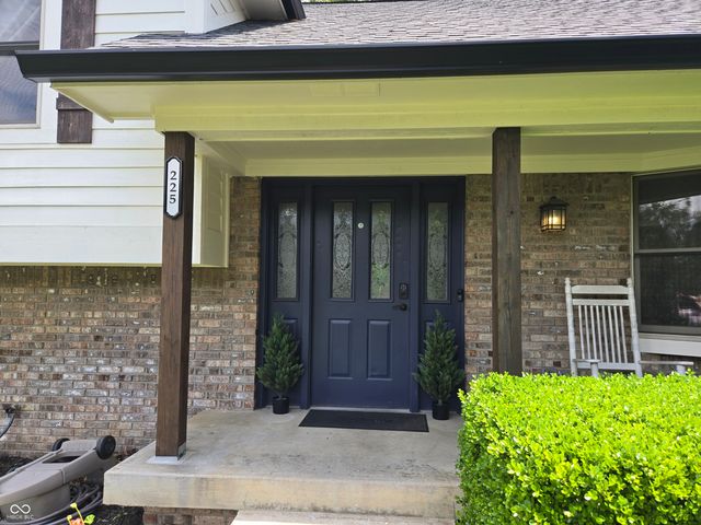 225 Southwind Way, Greenwood, IN 46142