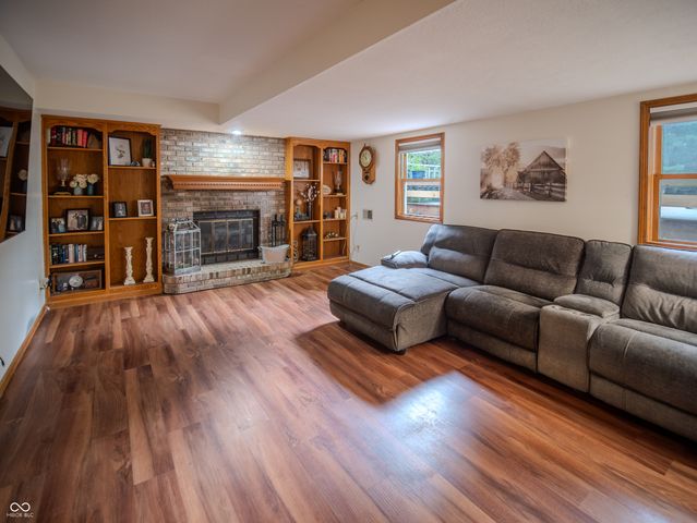 225 Southwind Way, Greenwood, IN 46142