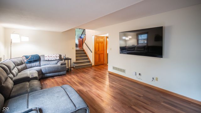 225 Southwind Way, Greenwood, IN 46142
