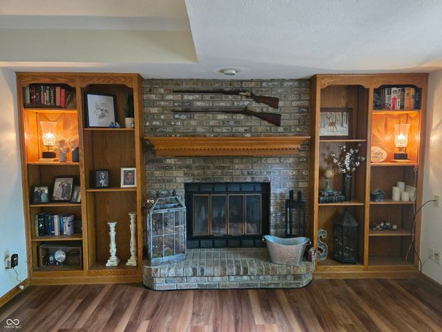 225 Southwind Way, Greenwood, IN 46142