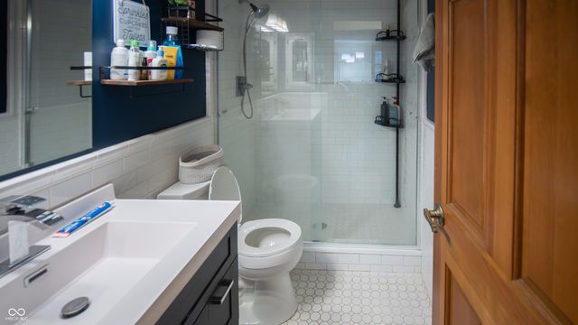 225 Southwind Way, Greenwood, IN 46142