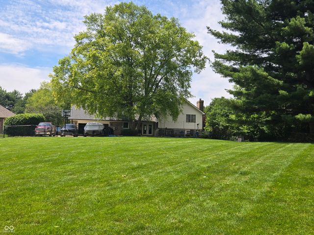 225 Southwind Way, Greenwood, IN 46142