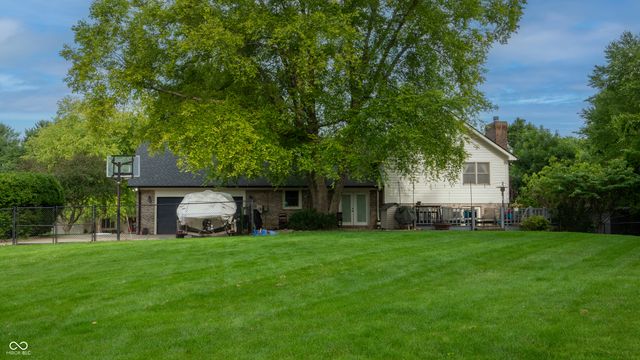 225 Southwind Way, Greenwood, IN 46142