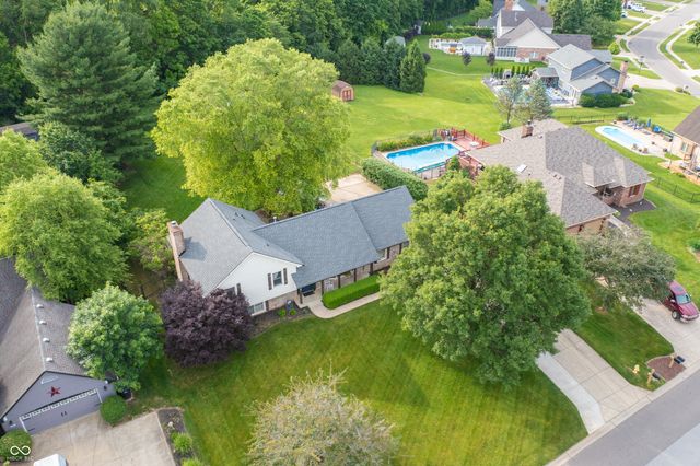 225 Southwind Way, Greenwood, IN 46142