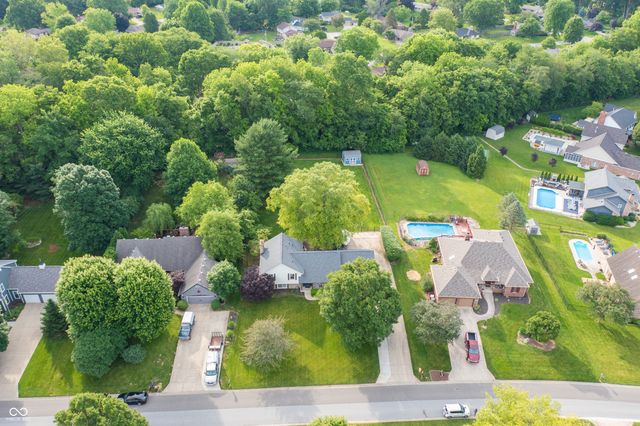 225 Southwind Way, Greenwood, IN 46142