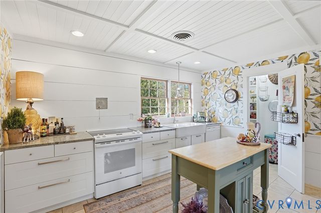 1110 Grapevine Rd, Sandston, VA 23150