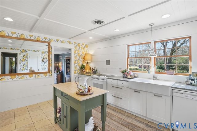 1110 Grapevine Rd, Sandston, VA 23150