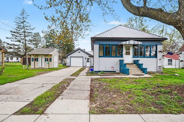 206 S Maple Street, Hemlock, MI 48626