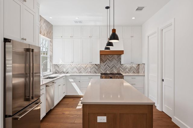 1919 W 38th ST, Austin, TX 78731