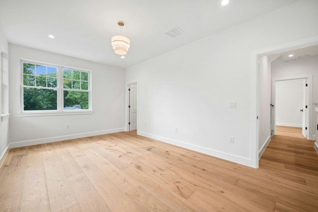 1919 W 38th ST, Austin, TX 78731