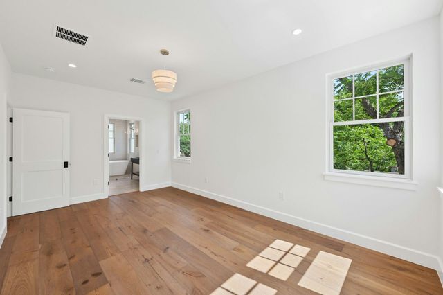 1919 W 38th ST, Austin, TX 78731