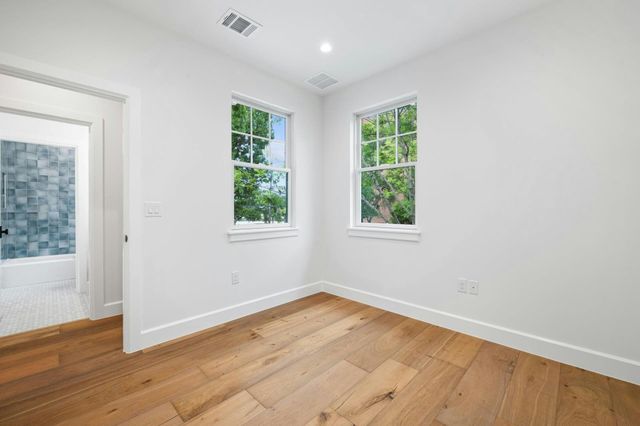 1919 W 38th ST, Austin, TX 78731