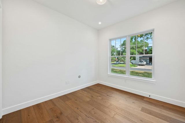 1919 W 38th ST, Austin, TX 78731