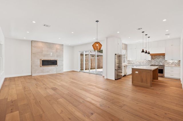 1919 W 38th ST, Austin, TX 78731