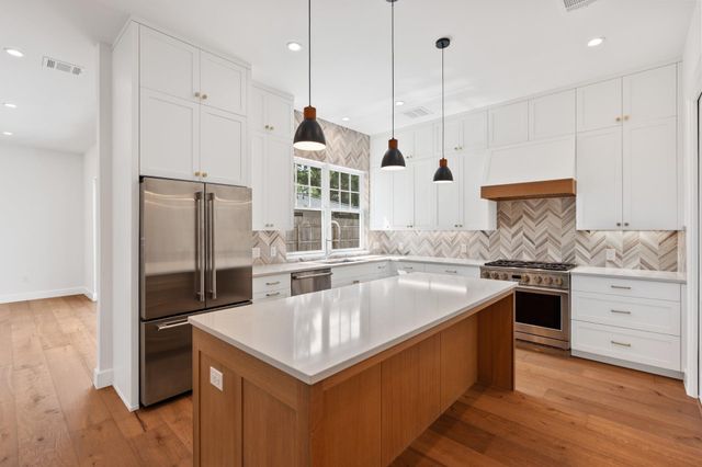 1919 W 38th ST, Austin, TX 78731