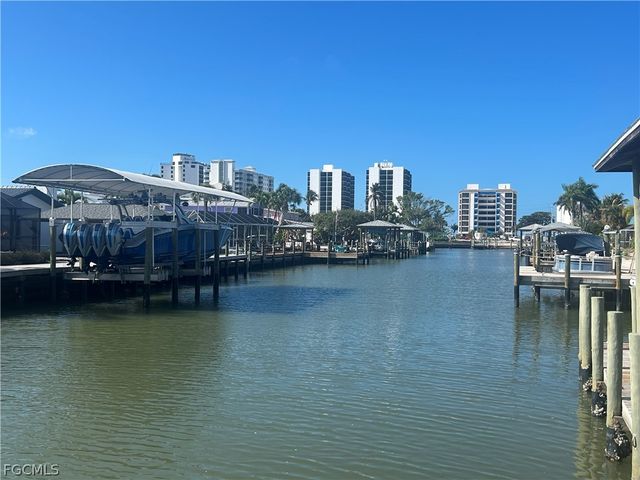 120 Egret ST, Fort Myers Beach, FL 33931