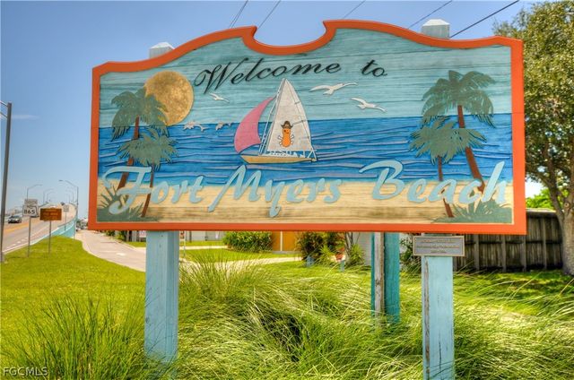 120 Egret ST, Fort Myers Beach, FL 33931