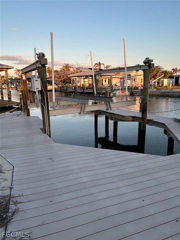 120 Egret ST, Fort Myers Beach, FL 33931