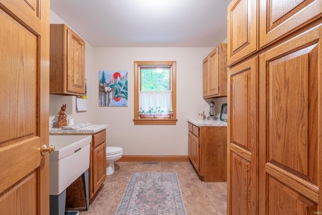 806 Texas Pike, Spencer, IN 47460