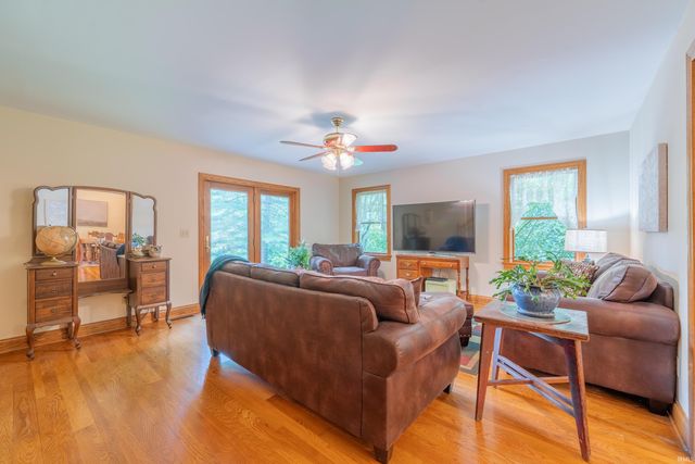 806 Texas Pike, Spencer, IN 47460