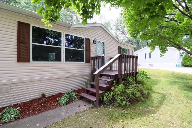 44 Terri Circle Drive, Holmen, WI 54636