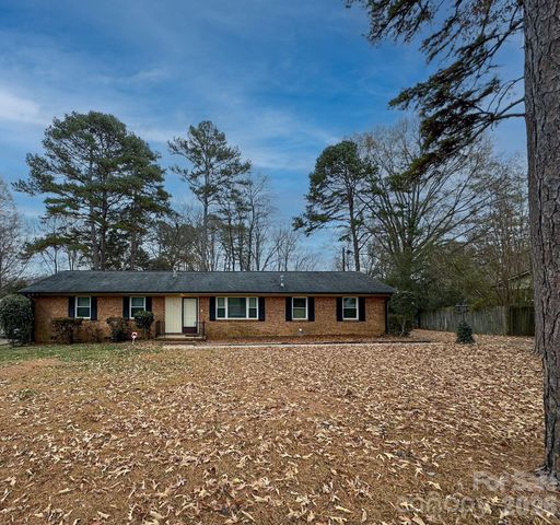 310 Cedarwood Lane, Matthews, NC 28104