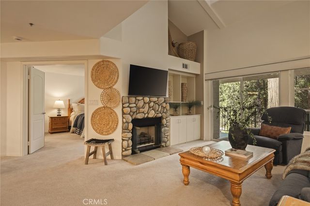 306 Villa Way, Lake Arrowhead, CA 92352