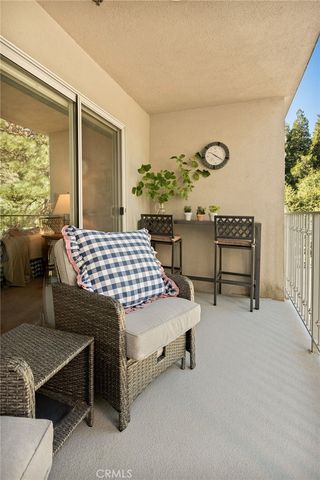306 Villa Way, Lake Arrowhead, CA 92352