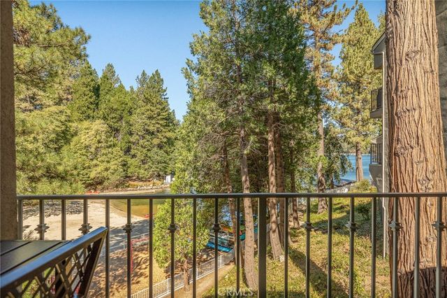 306 Villa Way, Lake Arrowhead, CA 92352