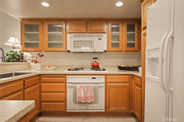 306 Villa Way, Lake Arrowhead, CA 92352