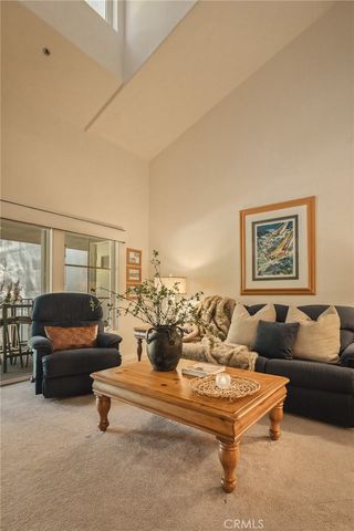 306 Villa Way, Lake Arrowhead, CA 92352