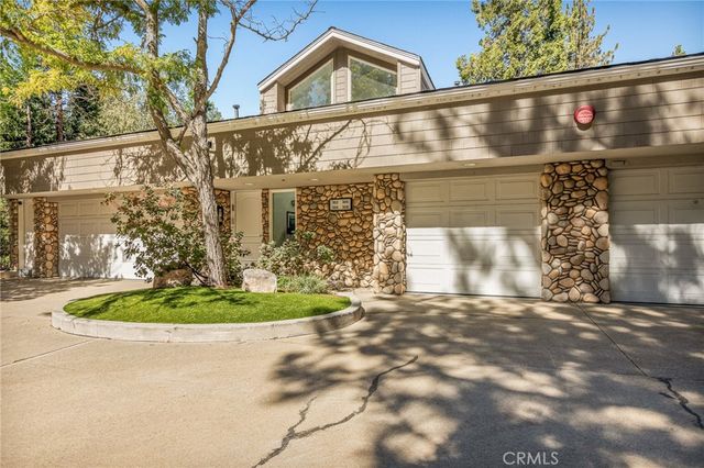 306 Villa Way, Lake Arrowhead, CA 92352