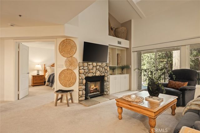 306 Villa Way, Lake Arrowhead, CA 92352