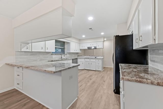 8022 Bayside Boulevard, Beach City, TX 77523