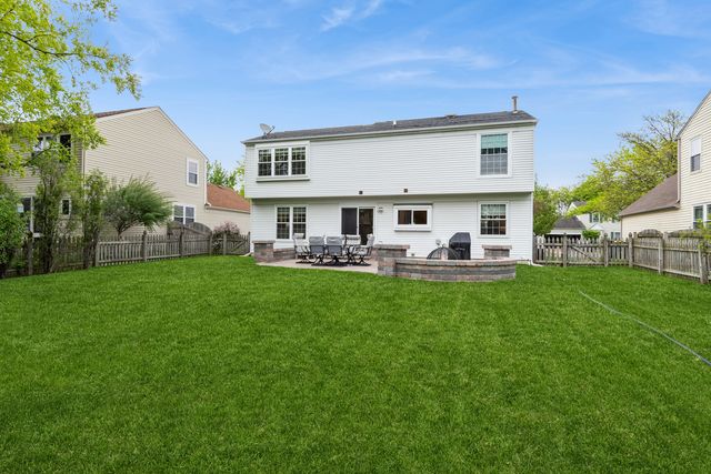 1318 Nantucket Court, Carol Stream, IL 60188