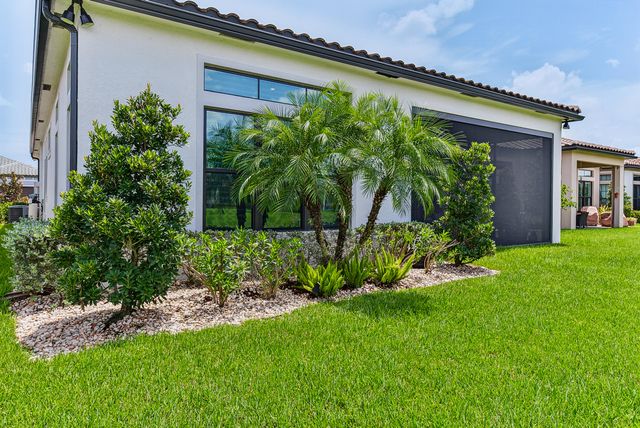 8047 JUNIPER Drive, Parkland, FL 33067