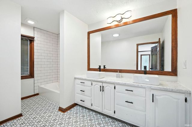 11626 Indigo Drive, Fort Wayne, IN 46814