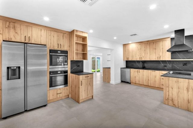 4640 SW 25th Terrace, Dania Beach, FL 33312