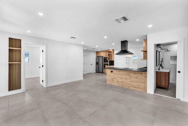 4640 SW 25th Terrace, Dania Beach, FL 33312