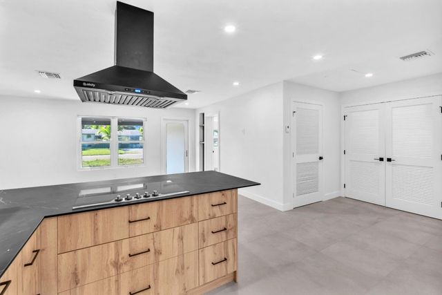 4640 SW 25th Terrace, Dania Beach, FL 33312