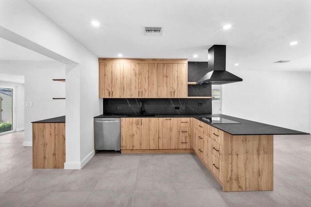 4640 SW 25th Terrace, Dania Beach, FL 33312