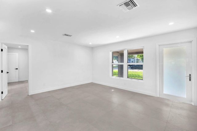 4640 SW 25th Terrace, Dania Beach, FL 33312