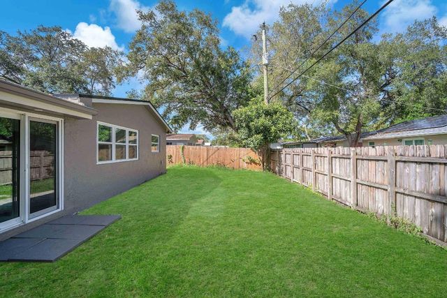 4640 SW 25th Terrace, Dania Beach, FL 33312