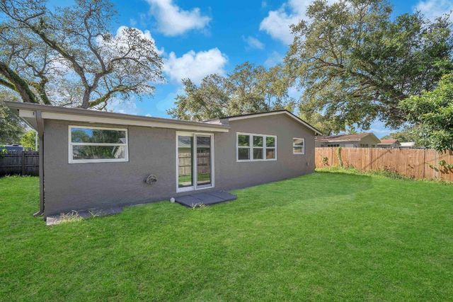 4640 SW 25th Terrace, Dania Beach, FL 33312