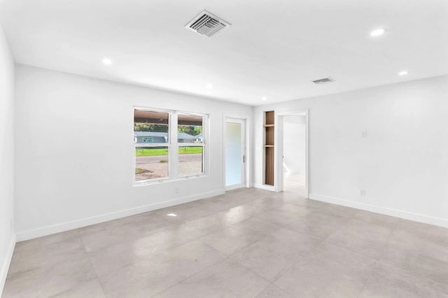 4640 SW 25th Terrace, Dania Beach, FL 33312